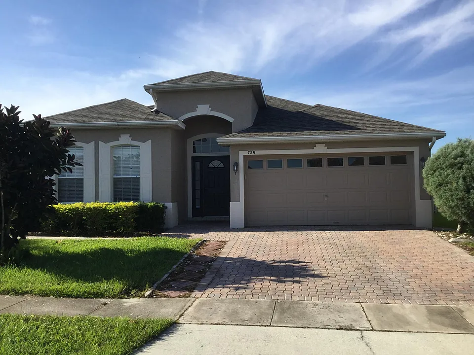 729 Whispering Cypress Ln