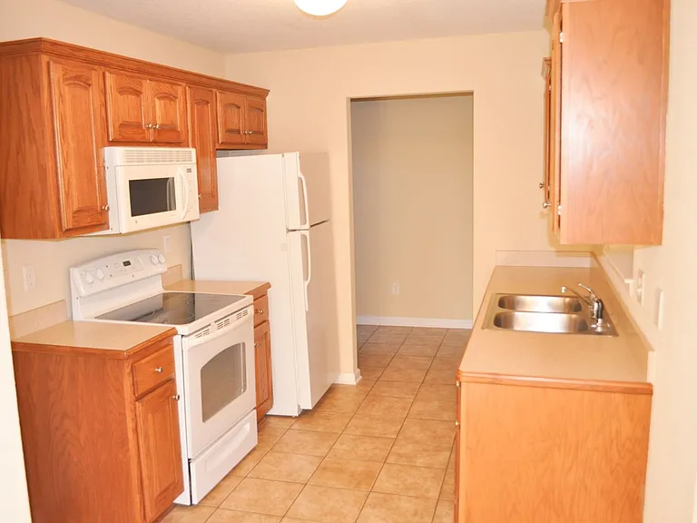 2410 Brooke Bnd — Photo 4