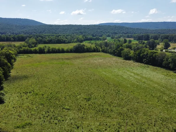 5600 State Route 50, Pelham, TN 37366