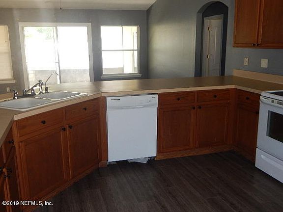 4th image of 2400 Watermill Dr