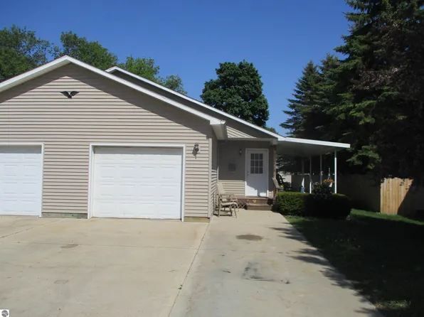262 N Burgess St, West Branch, MI 48661