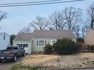 38 Colonia Pl, Colonia, NJ 07067