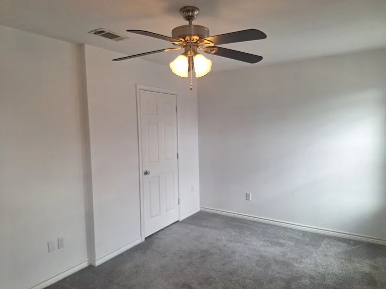 2621 Lee Ave — Photo 13