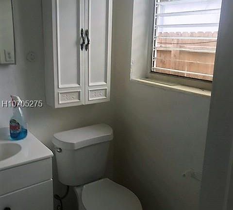 5th image of 1822 Cleveland St #3