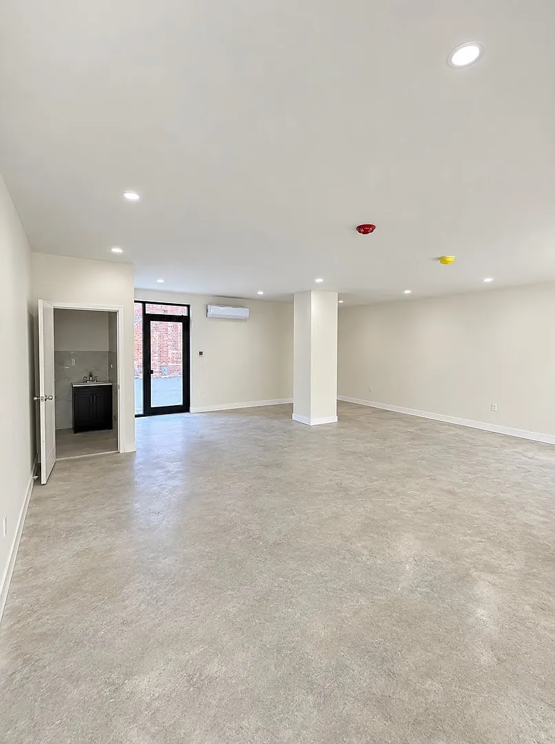 Studio, $5,000 — Photo 3