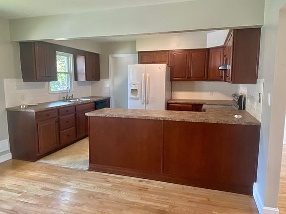 3rd image of 3303 Willow Way