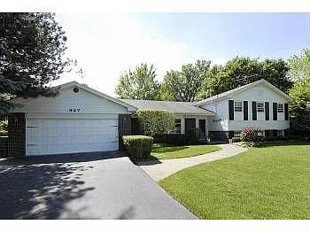 927 Huckleberry Ln photo 1