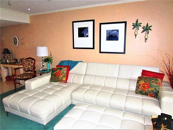 2nd image of 4410 Warren Ave APT 404