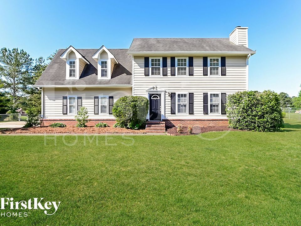 1st image of 215 Brooks Dr