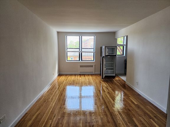3rd image of 142-10 Hoover Ave #419