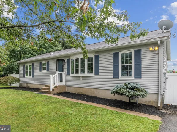 336 E 2nd St, Florence, NJ 08518