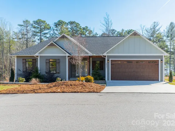 2041 W Bluewater Dr, Morganton, NC 28655