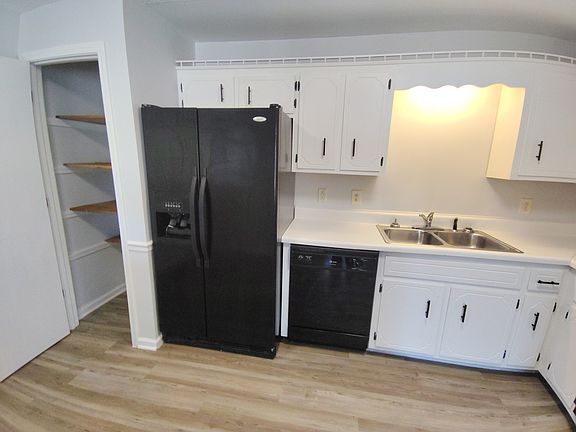 2nd image of 410 Jack Miller Blvd APT D