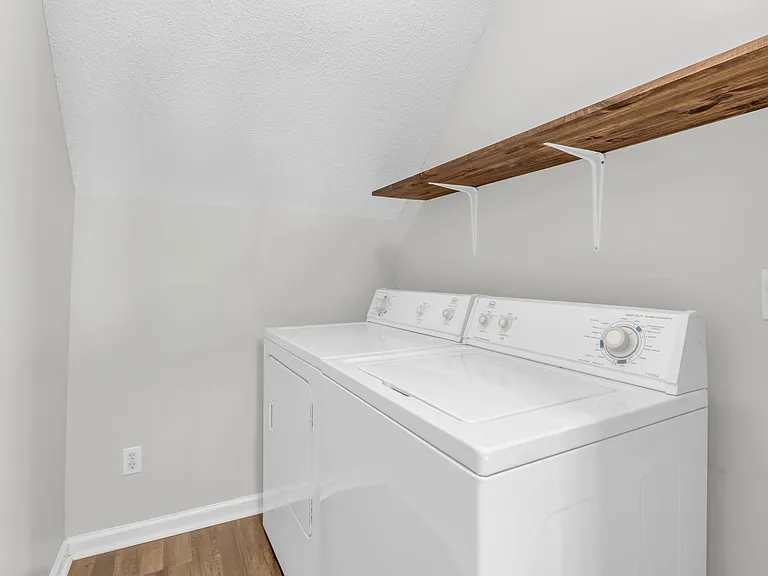 1115 Lenny Ln — Photo 17