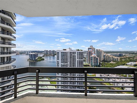 2nd image of 3500 Mystic Pointe Dr APT 3603