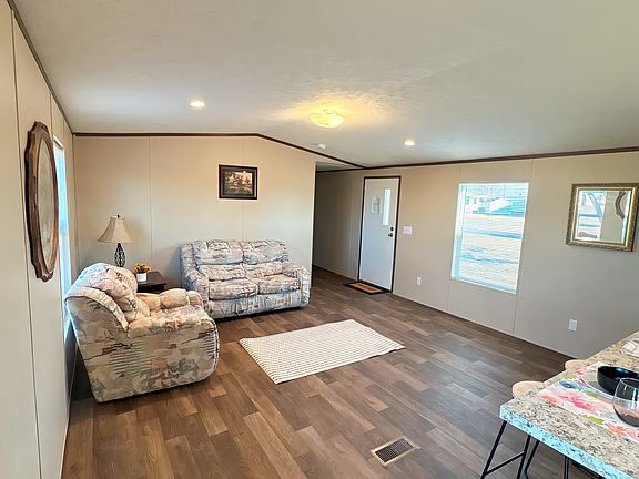 4th image of 200 N 28th St Lot 58