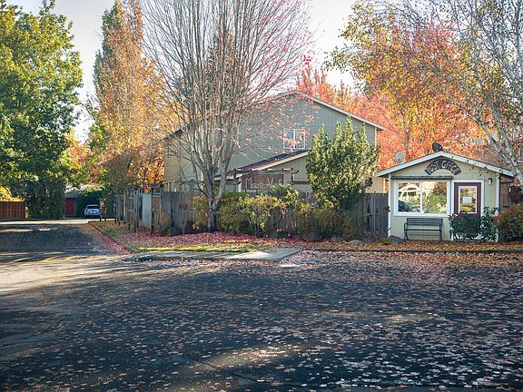 4th image of 1706 Avalon Way #D20