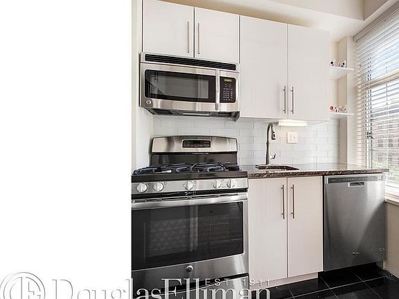 3rd image of 465 W 23rd St APT 4I