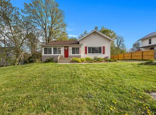 220 W Division St NE, Rockford, MI 49341
