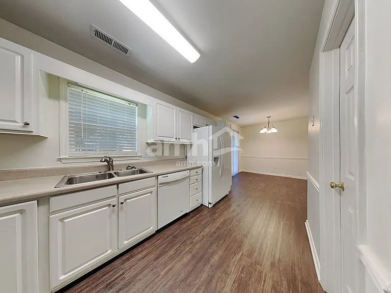 1512 Birkdale Ct — Photo 3