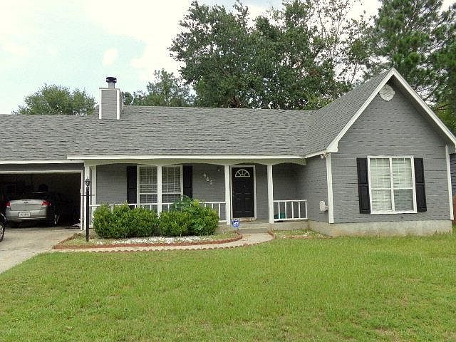 1st image of 942 Lakeside Dr
