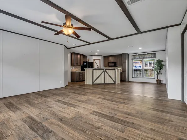 9529 Cypress Dr, Willis, TX 77318
