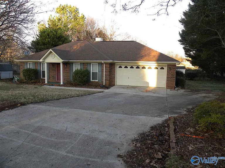 104 Prairie Ct — Photo 1