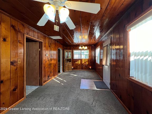 3rd image of 521 N Deerfield Ave