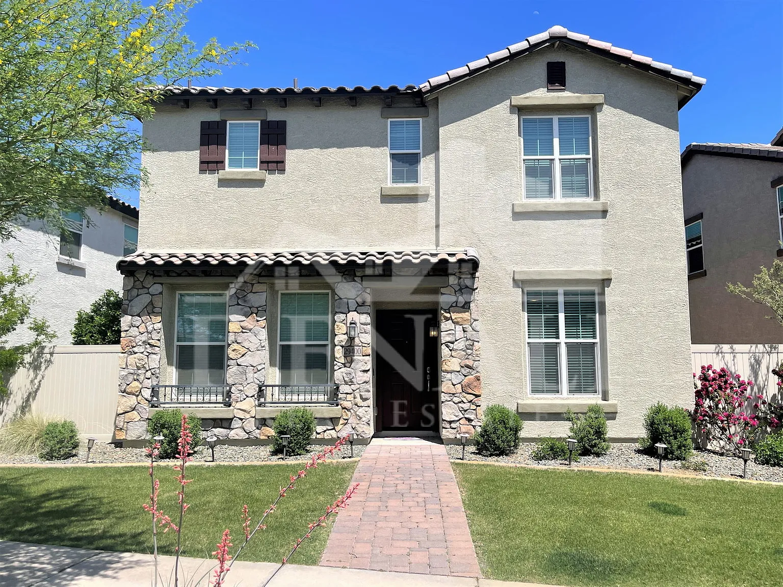 4 bed, 2.5 bath, 2622 sqft, $2,195 — Photo 1