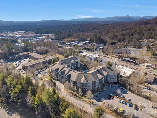 9 Kenilworth Knl #104, Asheville, NC 28805
