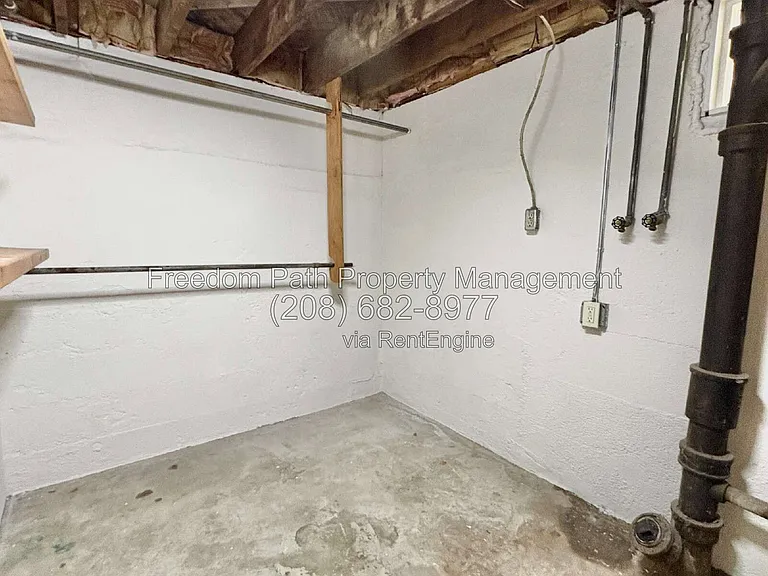 912 N C St — Photo 15