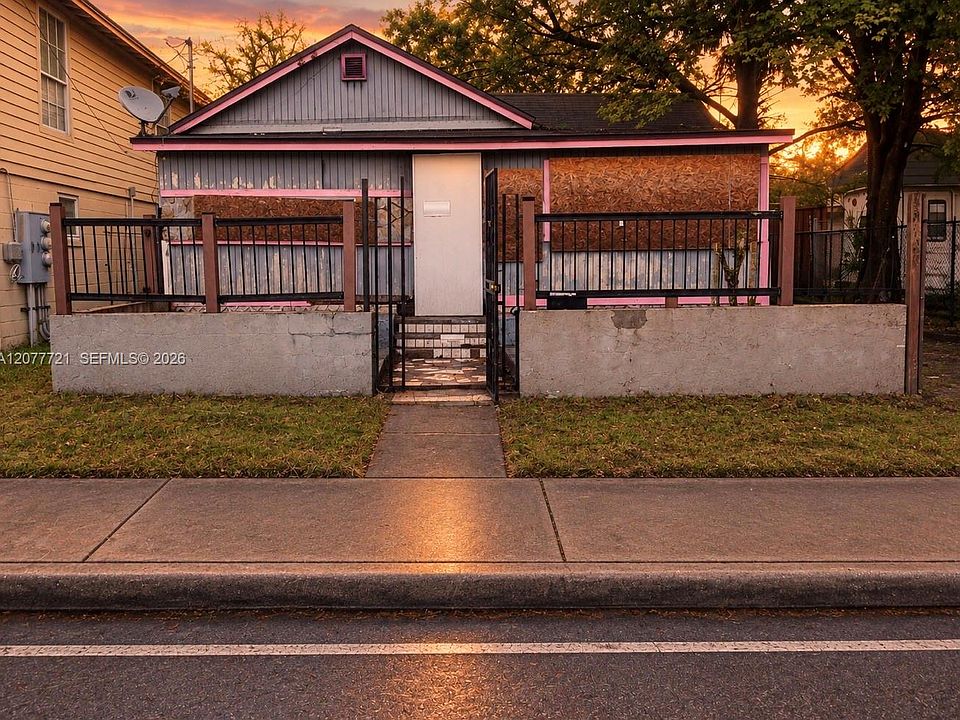 1st image of 3319 Myrtle Ave