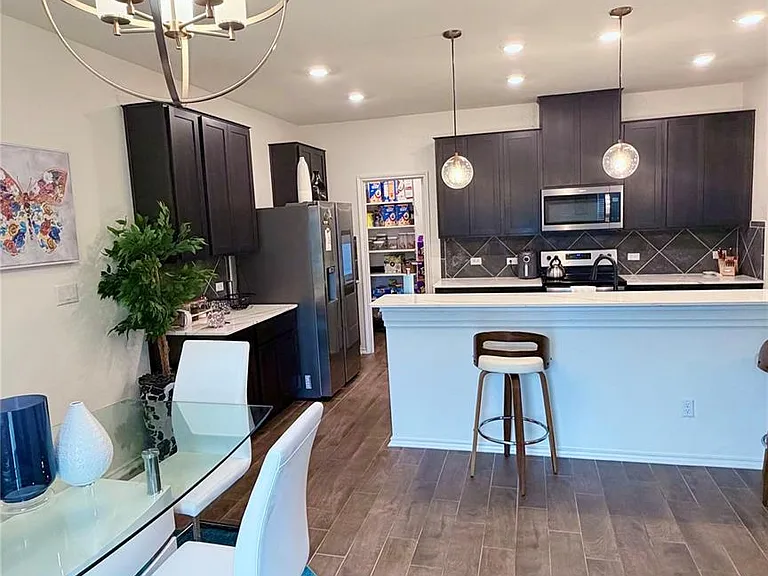 1009 Brambles Dr — Photo 12