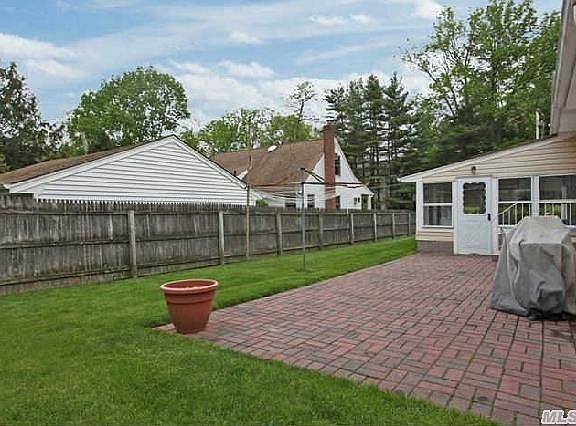 2nd image of 2 Renville Ct