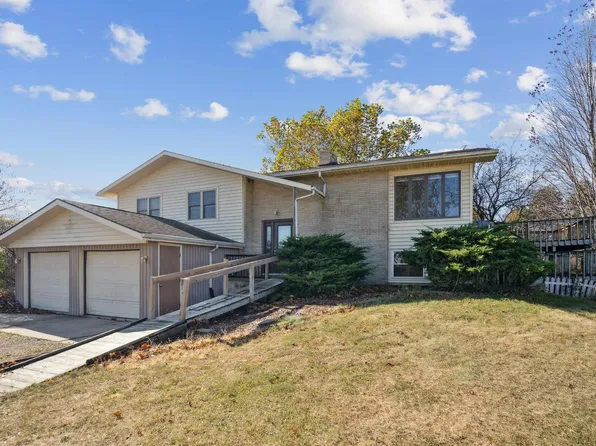 5909 S Ave, Oelwein, IA 50662
