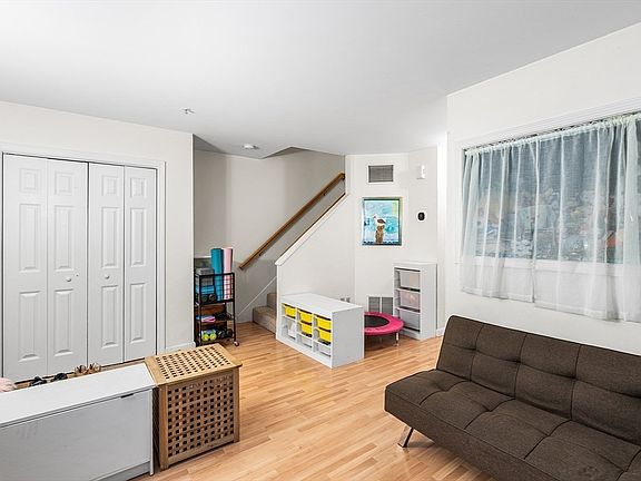 5th image of 204 Lilac Meadows Way