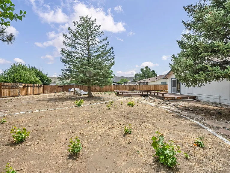 17575 Parrot Dr — Photo 35