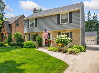 235 Le Grande Blvd, Aurora, IL 60506