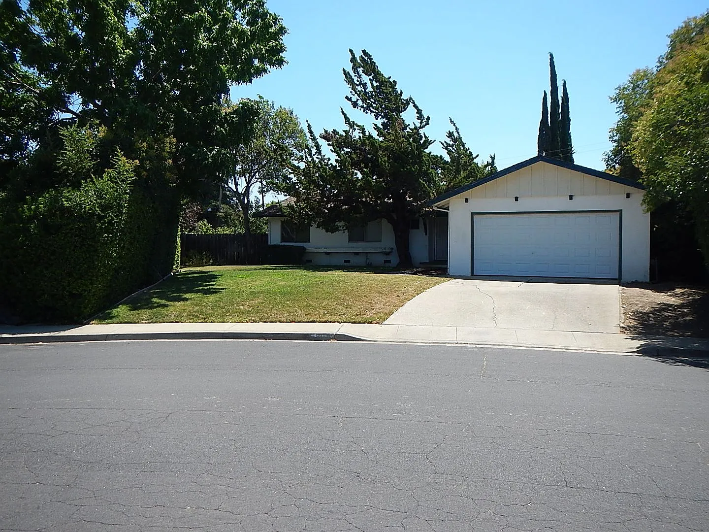 1820 Baldwin Dr photo 1