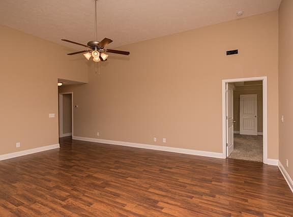 4th image of 254 Fox Mdw Lot 254