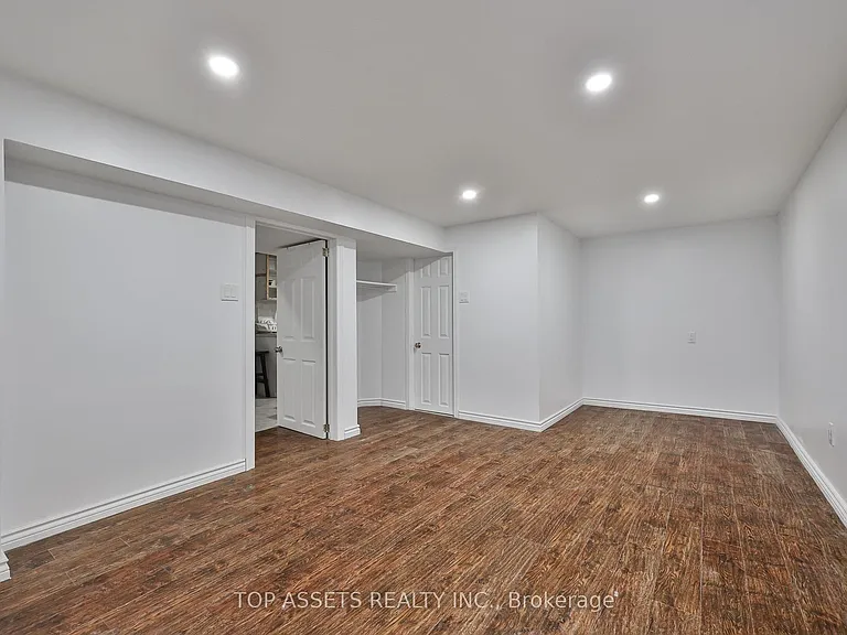 178 Royal Orchard Blvd #BASEMENT — Photo 10
