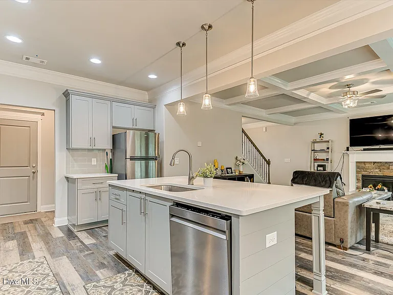 5055 Huntley Trl — Photo 15
