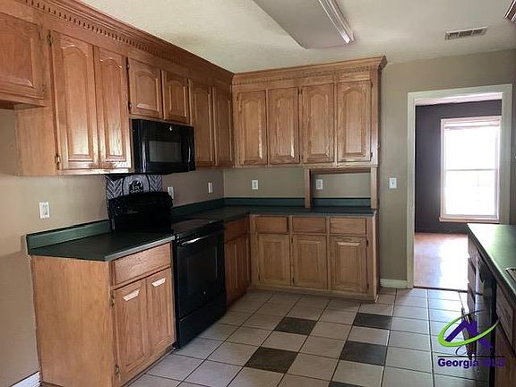 2nd image of 102 Grove Ln
