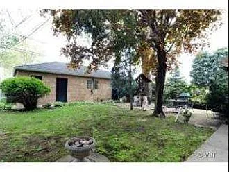 6664 W Devon Ave — Photo 7