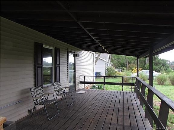 3rd image of 120 Cove View Dr