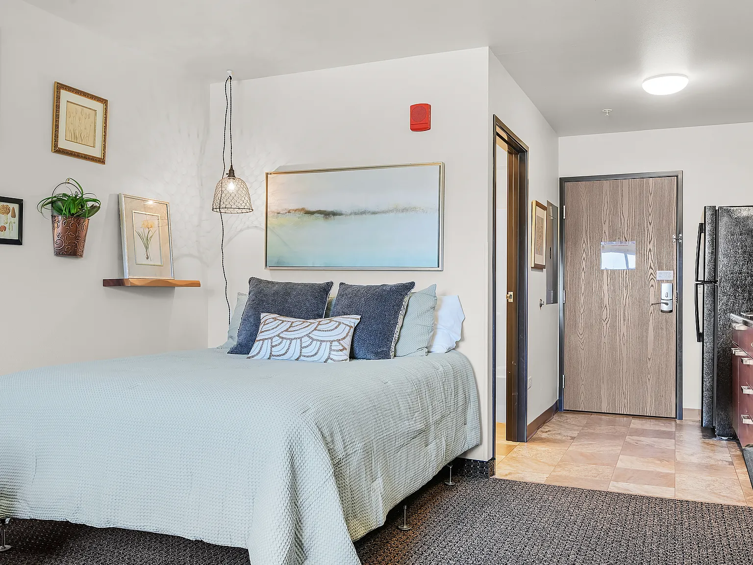Studio, 495 sqft, $1,675 — Photo 3