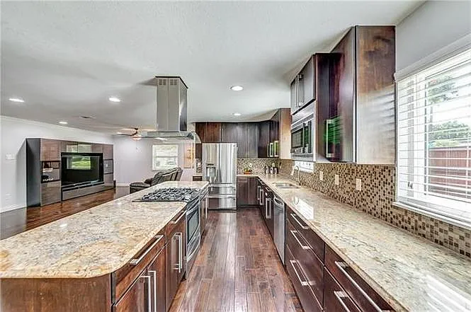 8107 Clear Springs Rd — Photo 8