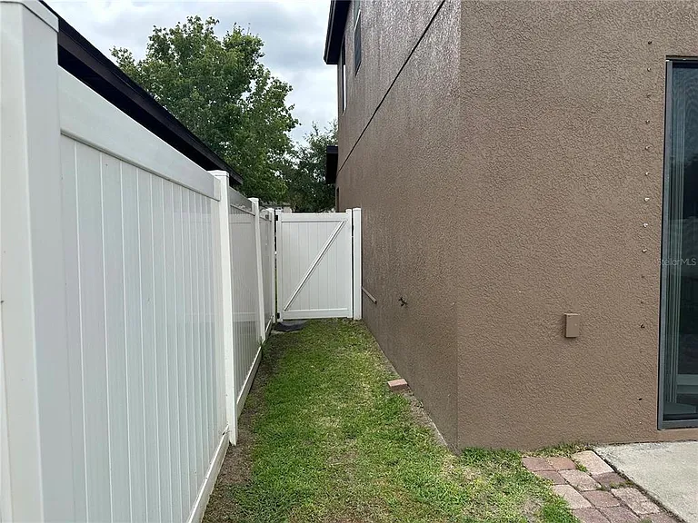 4515 Savannah Holly Pl — Photo 37