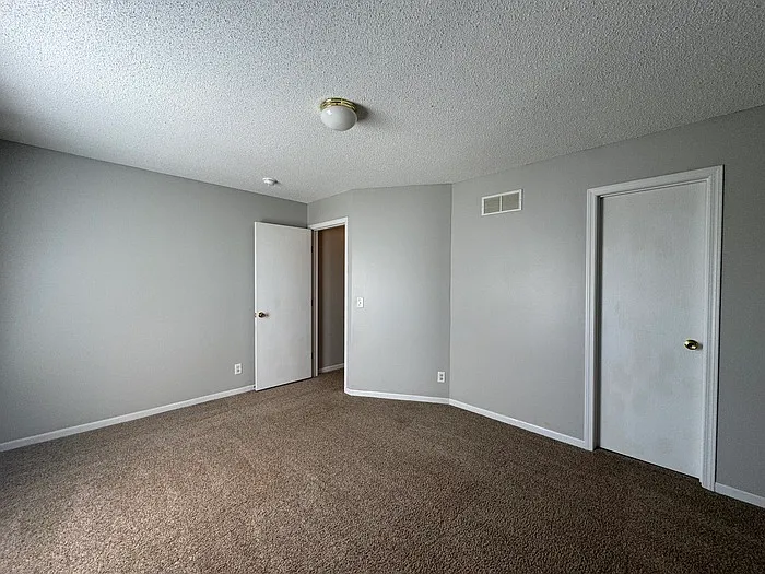10634 N Locust Ct — Photo 13