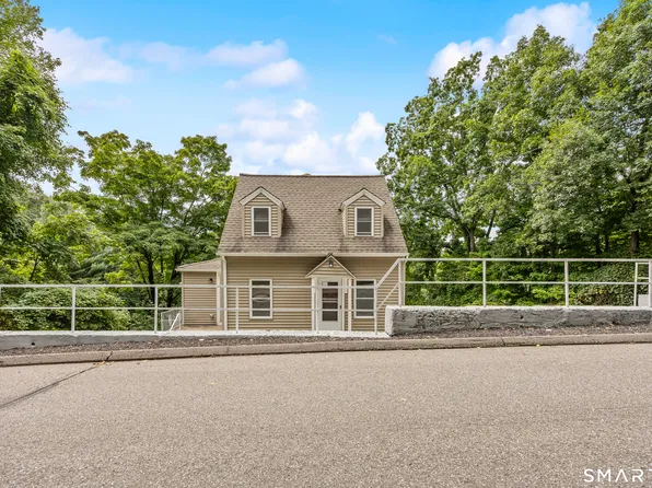 327 Steinmann Avenue, Middlebury, CT 06762